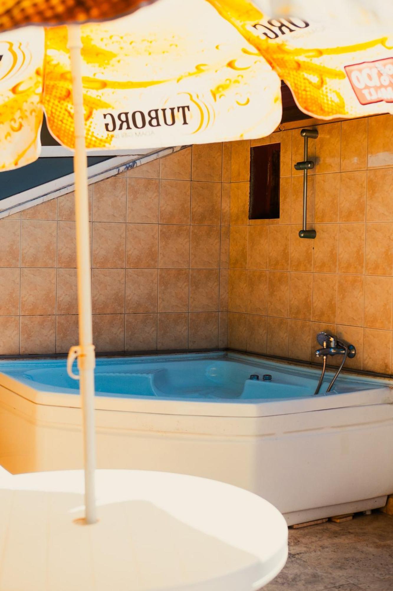 Mandalinn Hotel Дальян Экстерьер фото